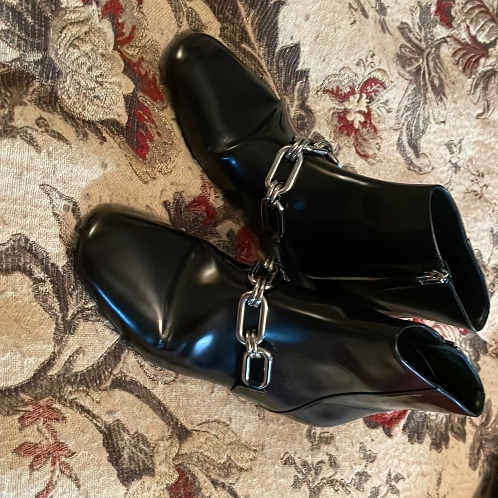 MK LENNOX BOOT…WORN TWICE!